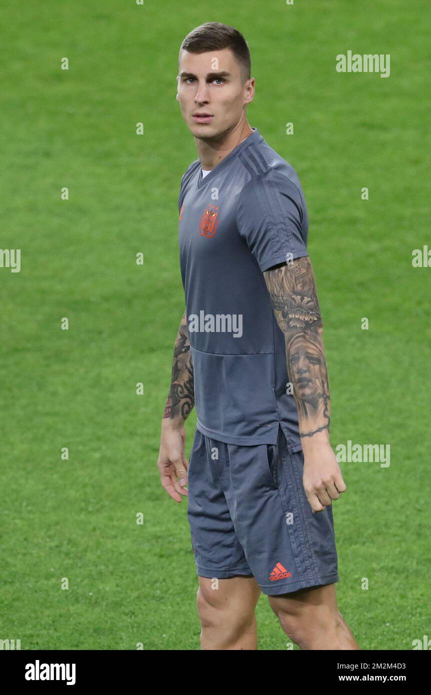 Un aficionado se tatúa la imagen de Cristiano Ronaldo enseñando su camiseta  al Camp Nou