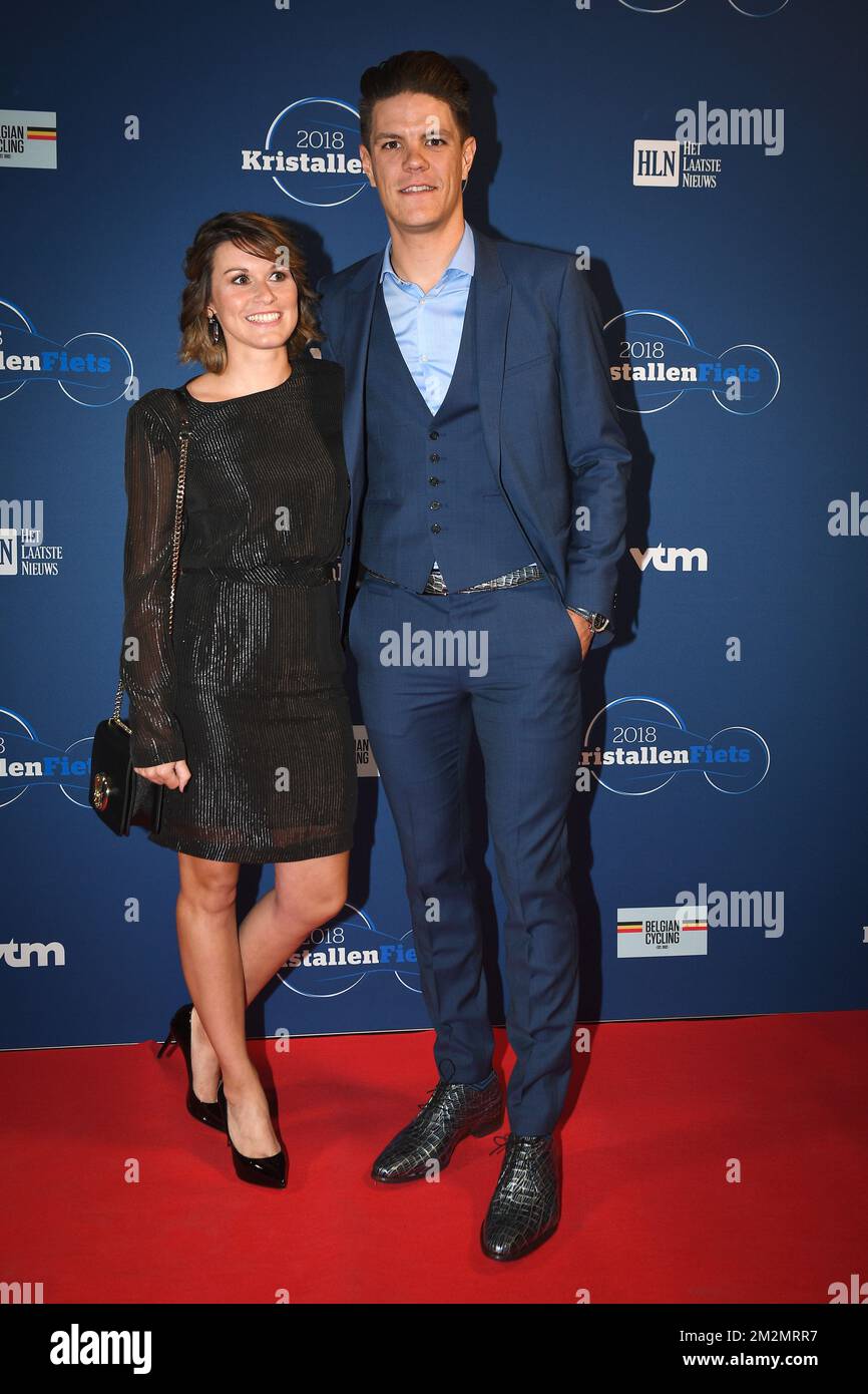 El Jasper Stuyven de Trek-Segafredo con su novia Elke Bleyaert, en la foto de la 27th edición de la 'Kristallen Fiets 2018' (Crystal - Velo de ceremonia de entrega