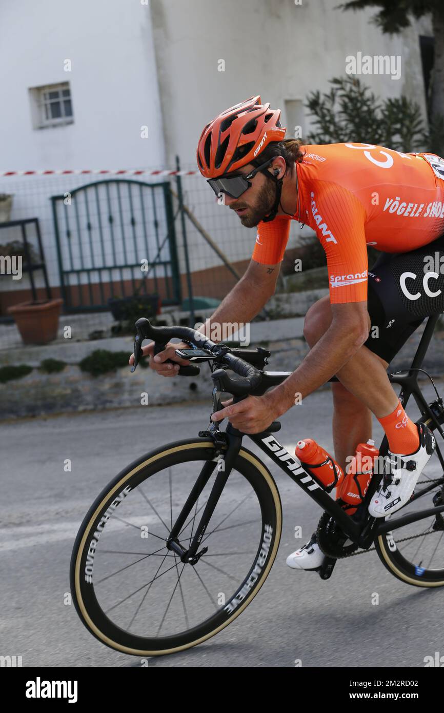 belga Guillaume Van del equipo fotografiado en acción durante la etapa 4 de la carrera ciclista Tirreno-Adriatico, de Foligno a Fossombrone (221 km), Italia, sábado 16 de marzo de