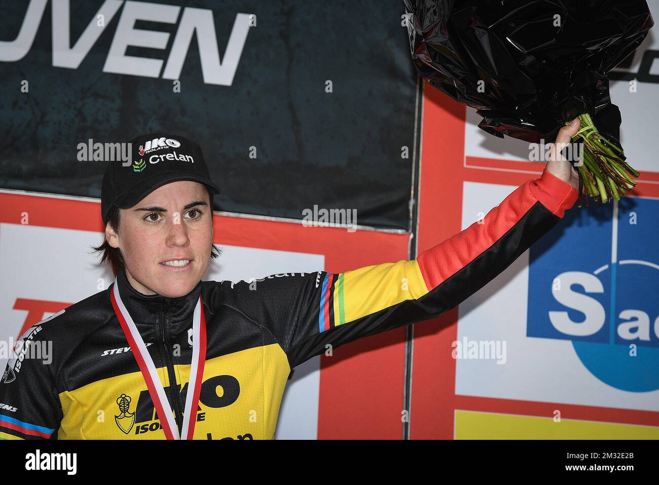 La belga Sanne Cant, representada en el podio después de la carrera de élite femenina en el 'Cyclocross Leuven', cuarta etapa (fuera de fice) en el concurso de ciclismo 'Rectavit Series', el sábado 22 de febrero de 2020 en Heverlee, Lovaina. BELGA FOTO DAVID STOCKMAN Foto de stock