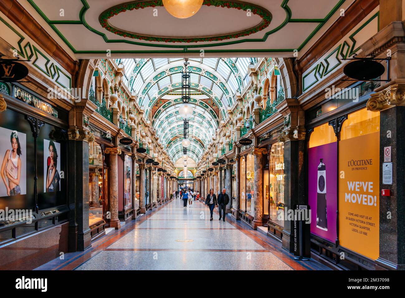 Victoria Leeds es un distrito comercial y zona de ocio en el centro de Leeds, que comprende la urbanización Victoria Gate de 2016, y el barrio Victoria Quarter, una empresa de turismo Foto de stock