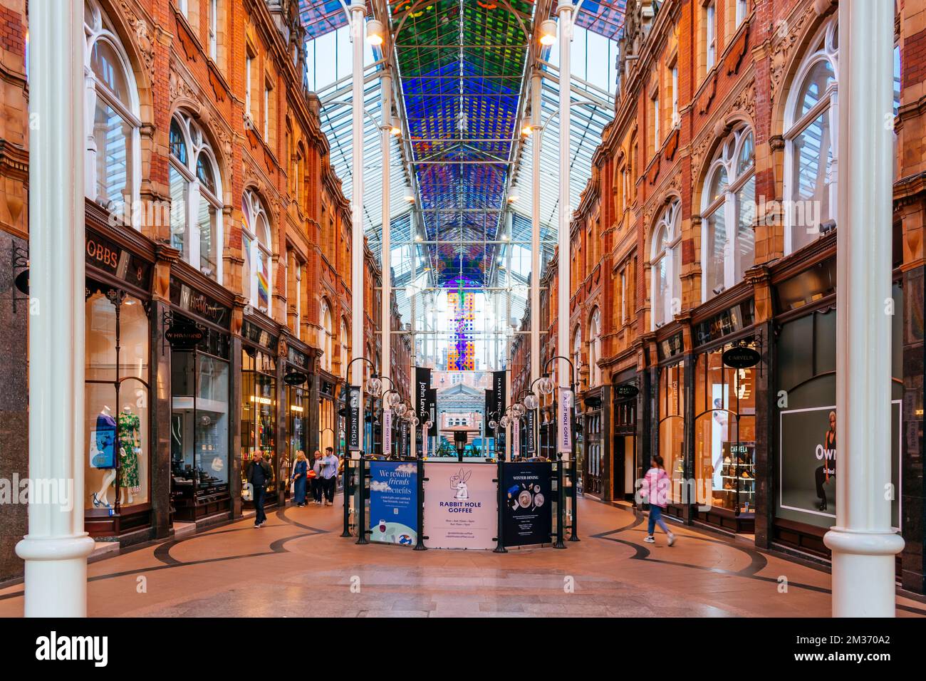 Victoria Leeds es un distrito comercial y zona de ocio en el centro de Leeds, que comprende la urbanización Victoria Gate de 2016, y el barrio Victoria Quarter, una empresa de turismo Foto de stock