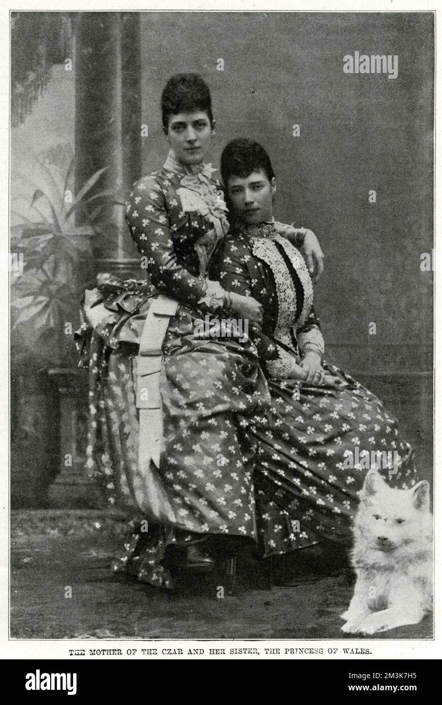 La reina Alexandra de Gran Bretaña, esposa del rey Eduardo VII (1844 - 1925), con su hermana, la emperatriz María Feodorovna de Rusia, ex princesa Dagmar de Dinamarca (1847-1928). Fecha: 1898 Foto de stock