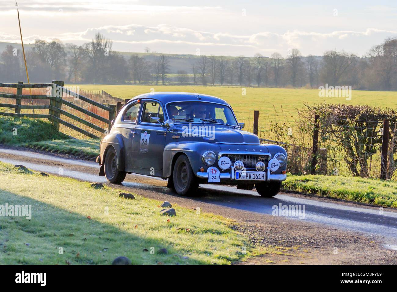 Middleshaw, Escocia - 05 de diciembre de 2022 : 1960 Volvo PV 544 que compite en el Hero Le Jog Land's End to John O'Groats Reliability Trial Foto de stock