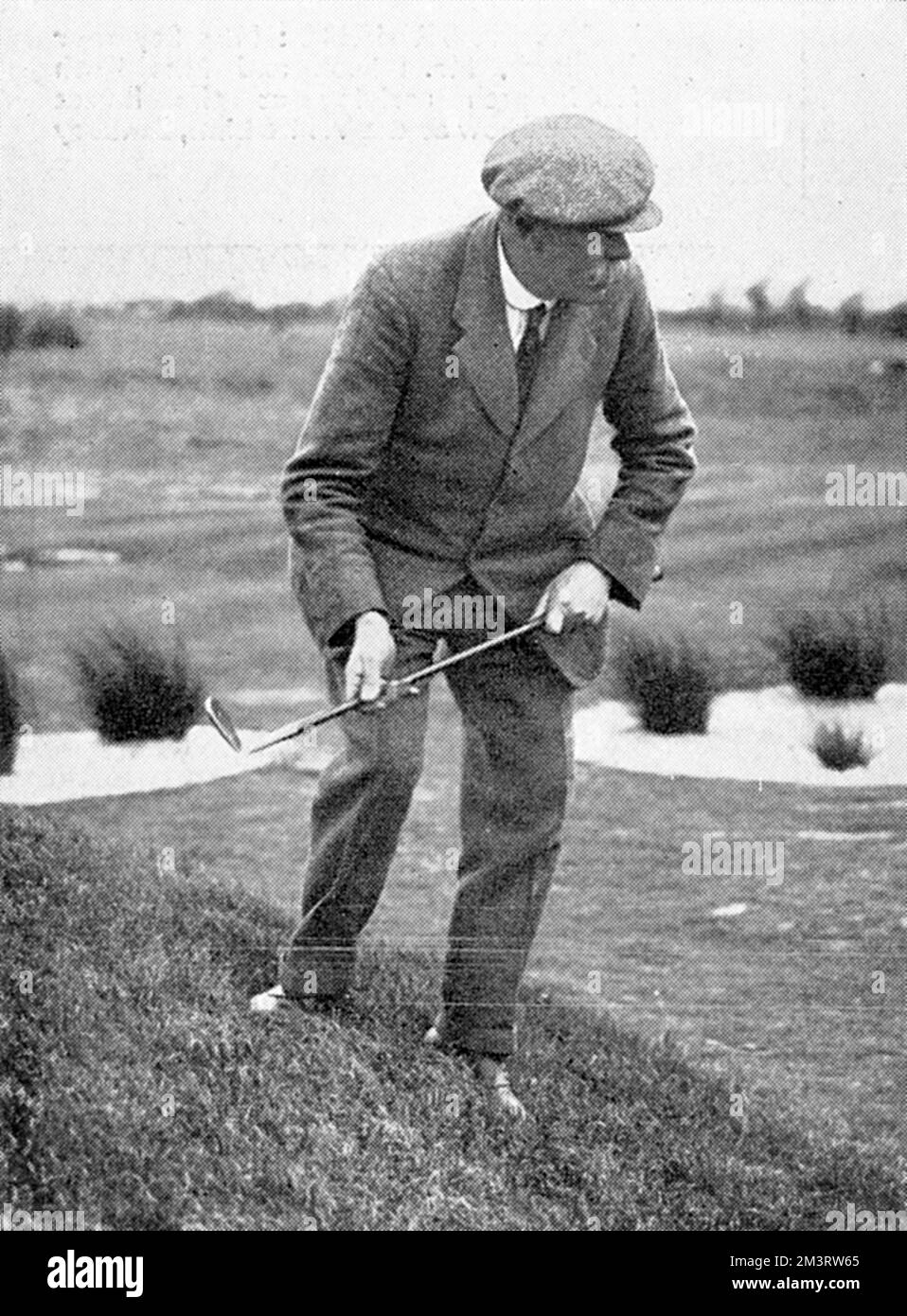 El golfista escocés James Braid, que a la edad de 64 años y con la visión que fallaba todavía jugaba golf. Fue nombrado como uno de los 'Jugadores que HAN HECHO Historia', habiendo ganado el Campeonato Abierto Británico 5 veces en su vida. 1934 Foto de stock