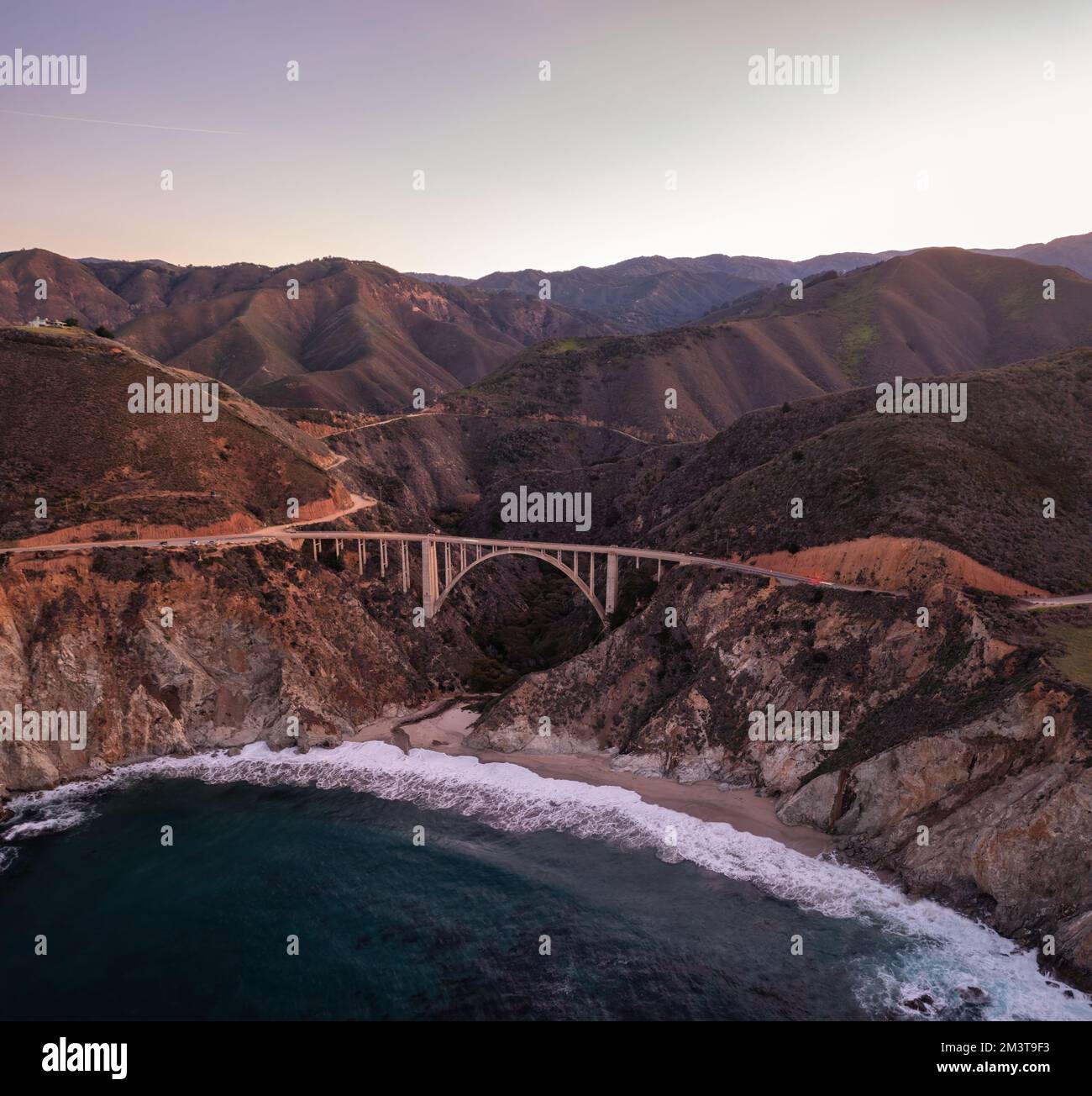 Puente Bixby en Big Sur California, aéreo. Foto de stock