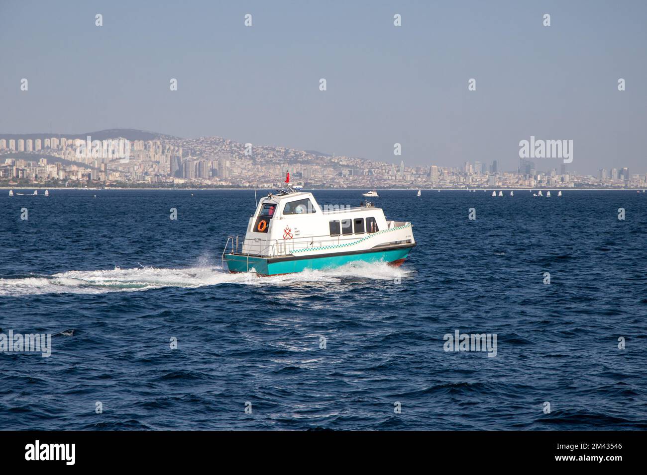 Estambul, Turquía 08292022 El transporte marítimo de Estambul