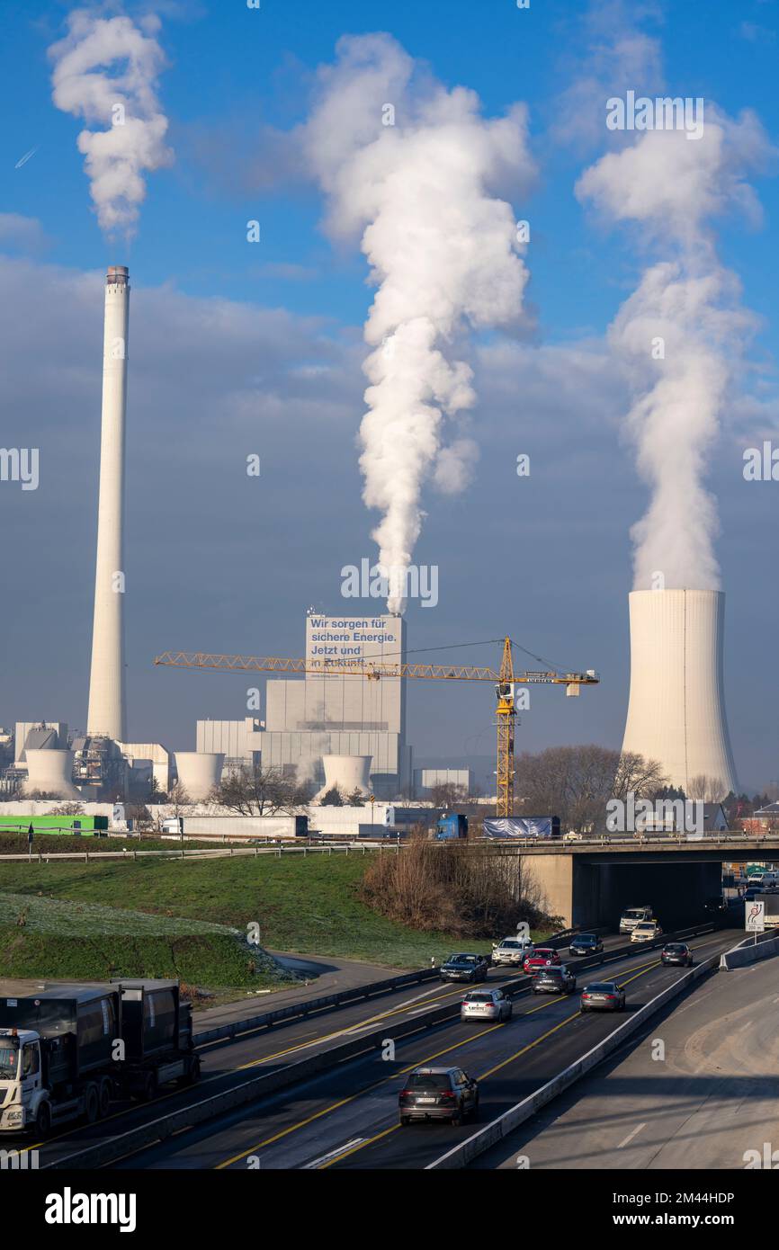 La STEAG combinó la planta de calor y energía en Herne-Baukau, central eléctrica de carbón duro, en el cruce de la autopista Herne, A42, A43, construcción de la autopista Foto de stock