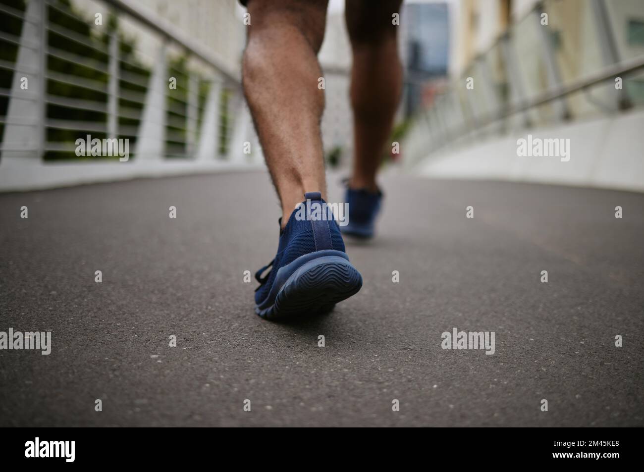 Piernas de fitness fotografías e imágenes de alta resolución - Alamy