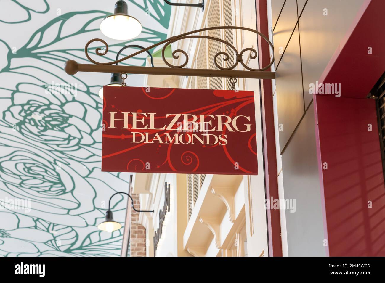 Helzberg zona rosa top