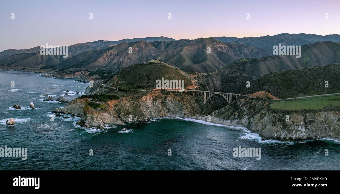 Puente Bixby en Big Sur California, aéreo. Foto de stock