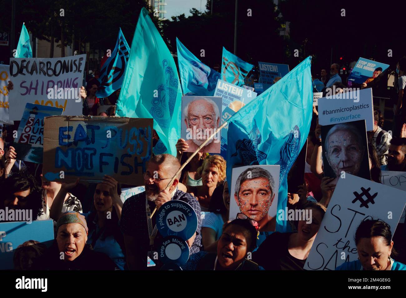 Lisboa, Portugal. 29th DE JUNIO de 2022. Múltiples grupos y partidos políticos se reunieron en Lisboa para la Marcha Azul (Marcha Azul) para presionar a las Naciones Unidas a tomar más medidas con respecto al futuro de los océanos y el cambio climático. Foto de stock