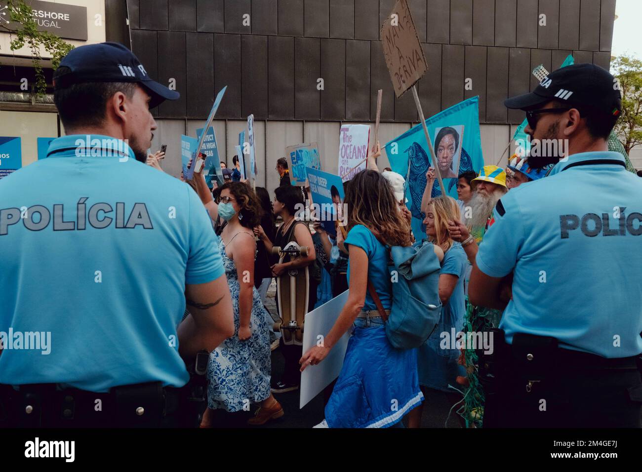 Lisboa, Portugal. 29th DE JUNIO de 2022. Múltiples grupos y partidos políticos se reunieron en Lisboa para la Marcha Azul (Marcha Azul) para presionar a las Naciones Unidas a tomar más medidas con respecto al futuro de los océanos y el cambio climático. Foto de stock