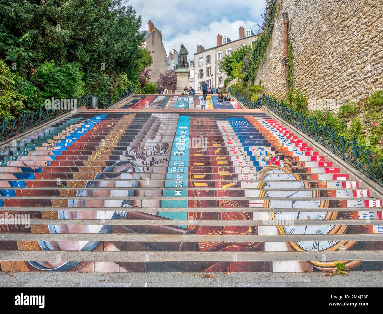 Los escalones pintados de Escalier Denis Papin, popular entre los turistas, Blois, departamento Loire-et-Cher, Centre-Val de Loire, Francia Foto de stock