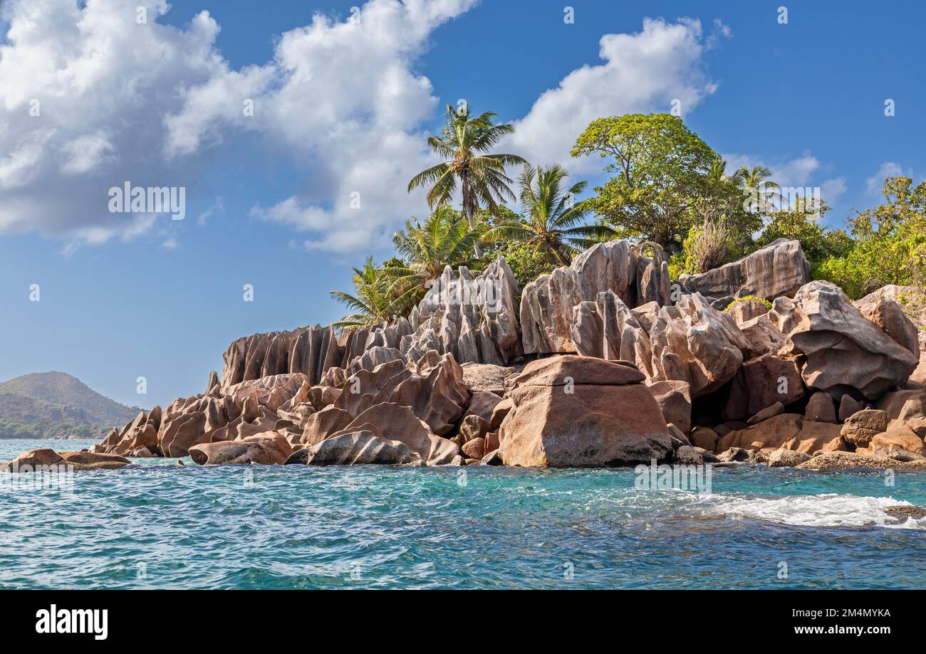 Pequeña isla St. Pierre, Seychelles en la luz de la tarde Foto de stock