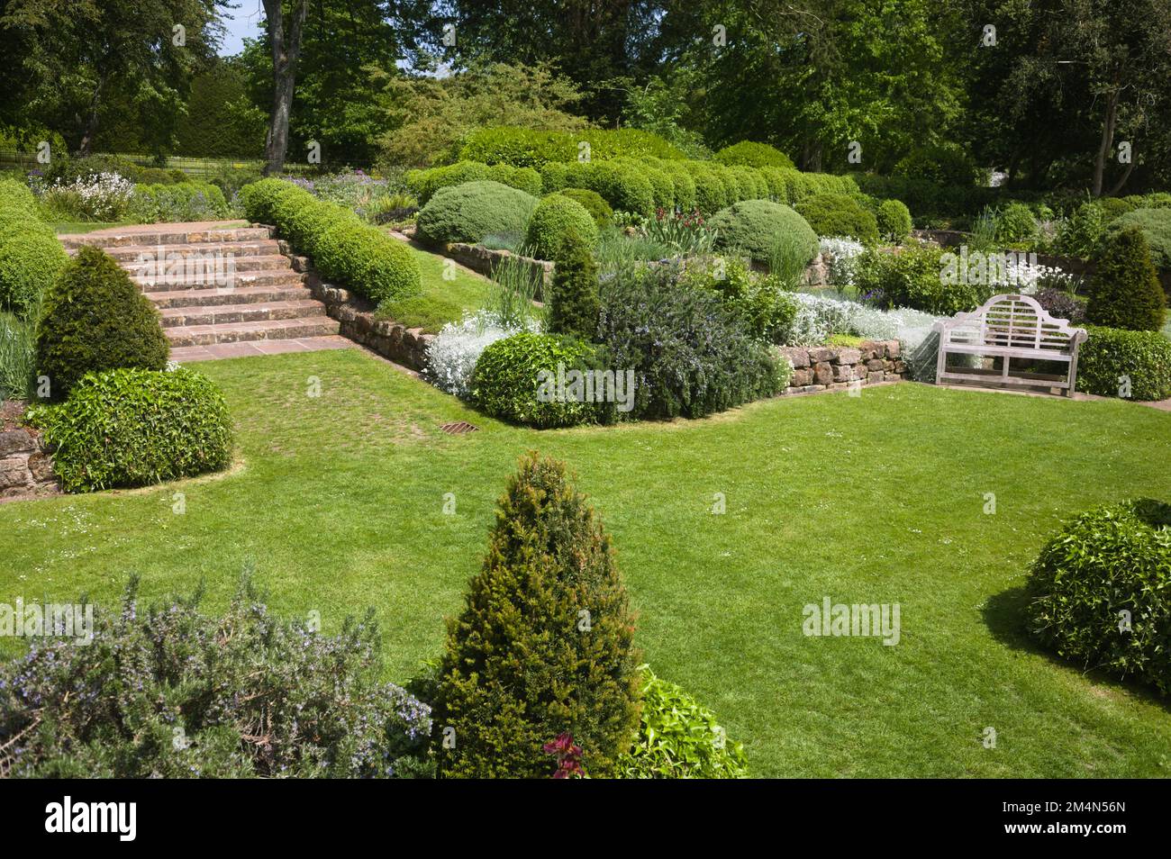Jardín formal en los jardines West Dean cerca de Chichester West Sussex Inglaterra Foto de stock