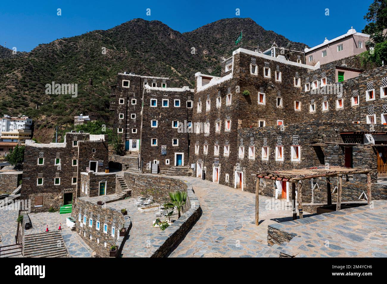 Rijal Almaa pueblo de montaña, montañas de Asir, Reino de Arabia Saudita Foto de stock