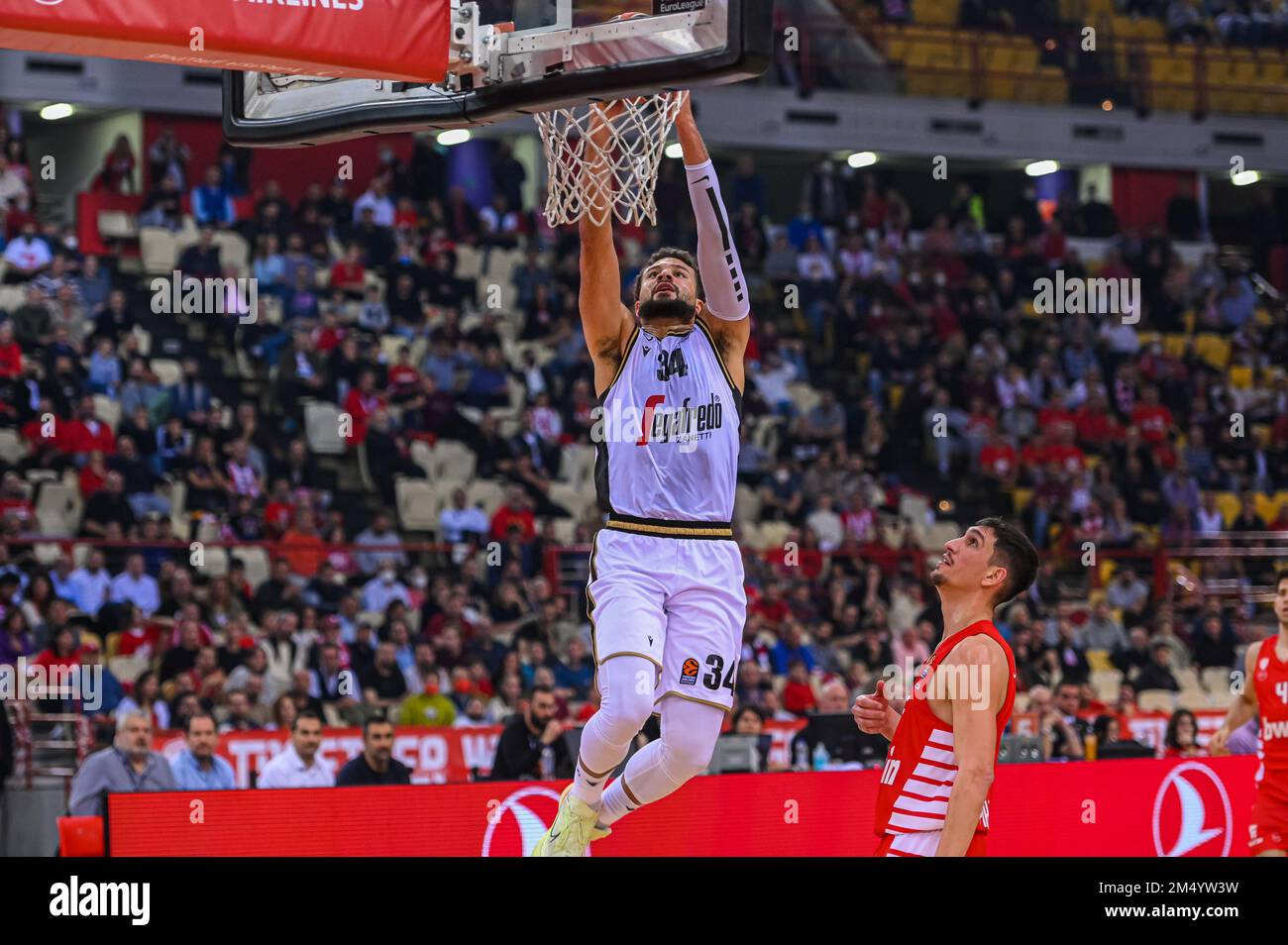 #34 KYLE WEEMS de Virtus Segafredo Bologna durante la Euroliga, Ronda 12, partido entre 