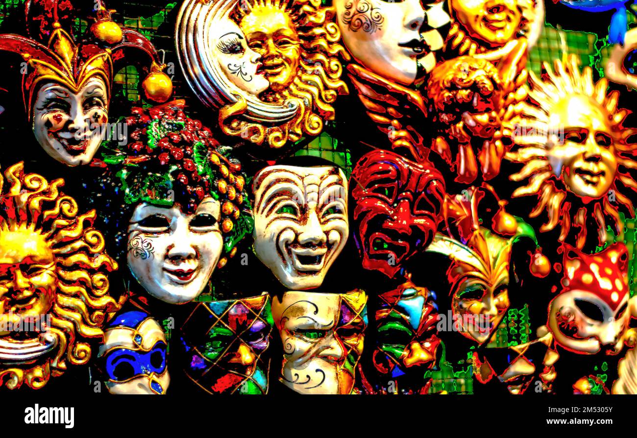 las máscaras grotescas e inquietantes de un fin de semana aterrador  Fotografía de stock - Alamy
