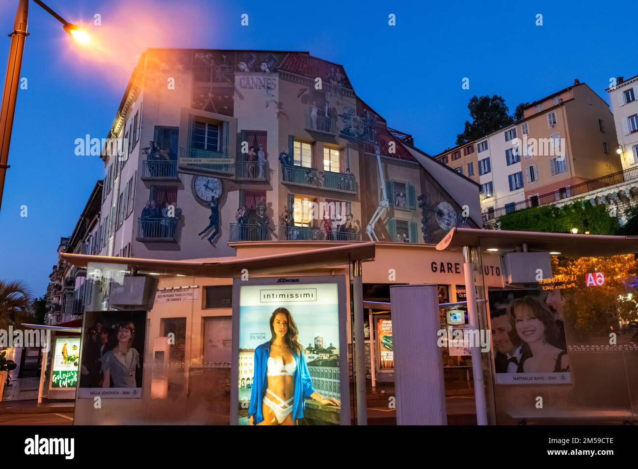 Francia, Riviera Francesa, Costa Azul, Cannes, Terminal de autobuses y