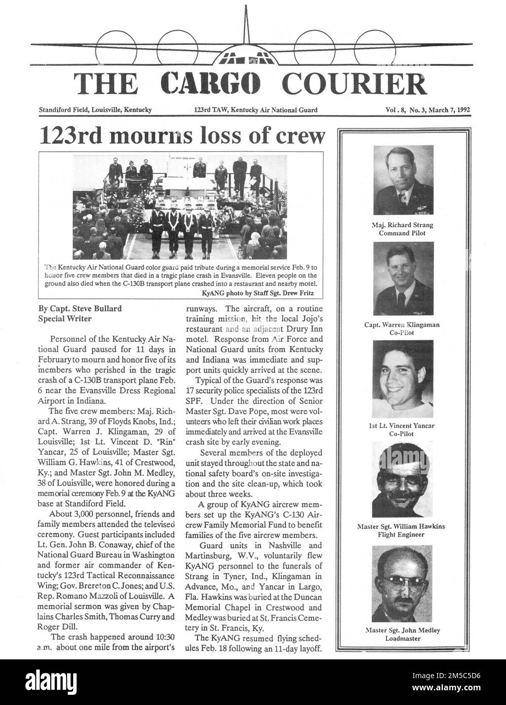 El periódico base de la Ala de Transporte Aéreo Táctico 123rd proporcionó cobertura de un accidente de avión C-130B Hercules fatal en Evansville, Indiana, el 6 1992 de febrero. El percance se cobró 16 vidas. Foto de stock