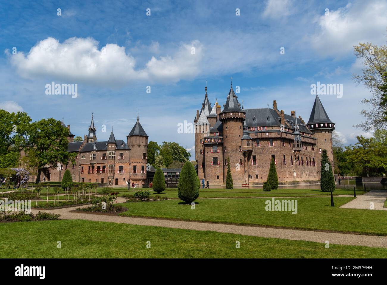 Castillo De Haar en Haarzuilens cerca de Utrecht. Un kasteel medieval holandés de 1892 Foto de stock