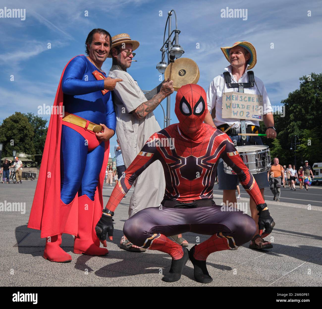 Súper hombre araña fotografías e imágenes de alta resolución - Alamy