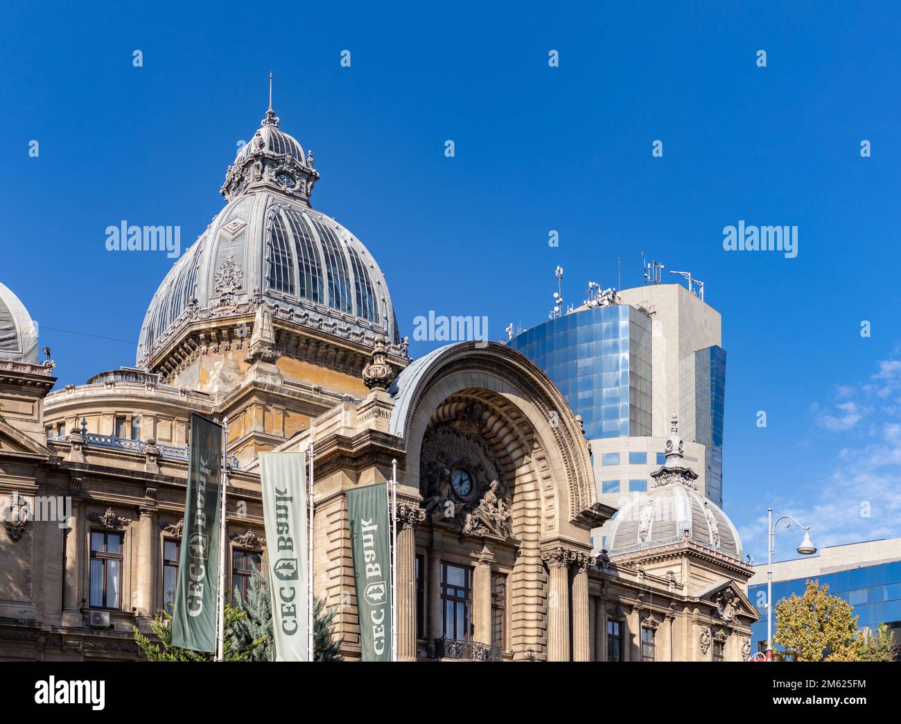 Una imagen del Palacio de los depósitos y consignas, o Palacio de la CEC, en Bucarest. Foto de stock