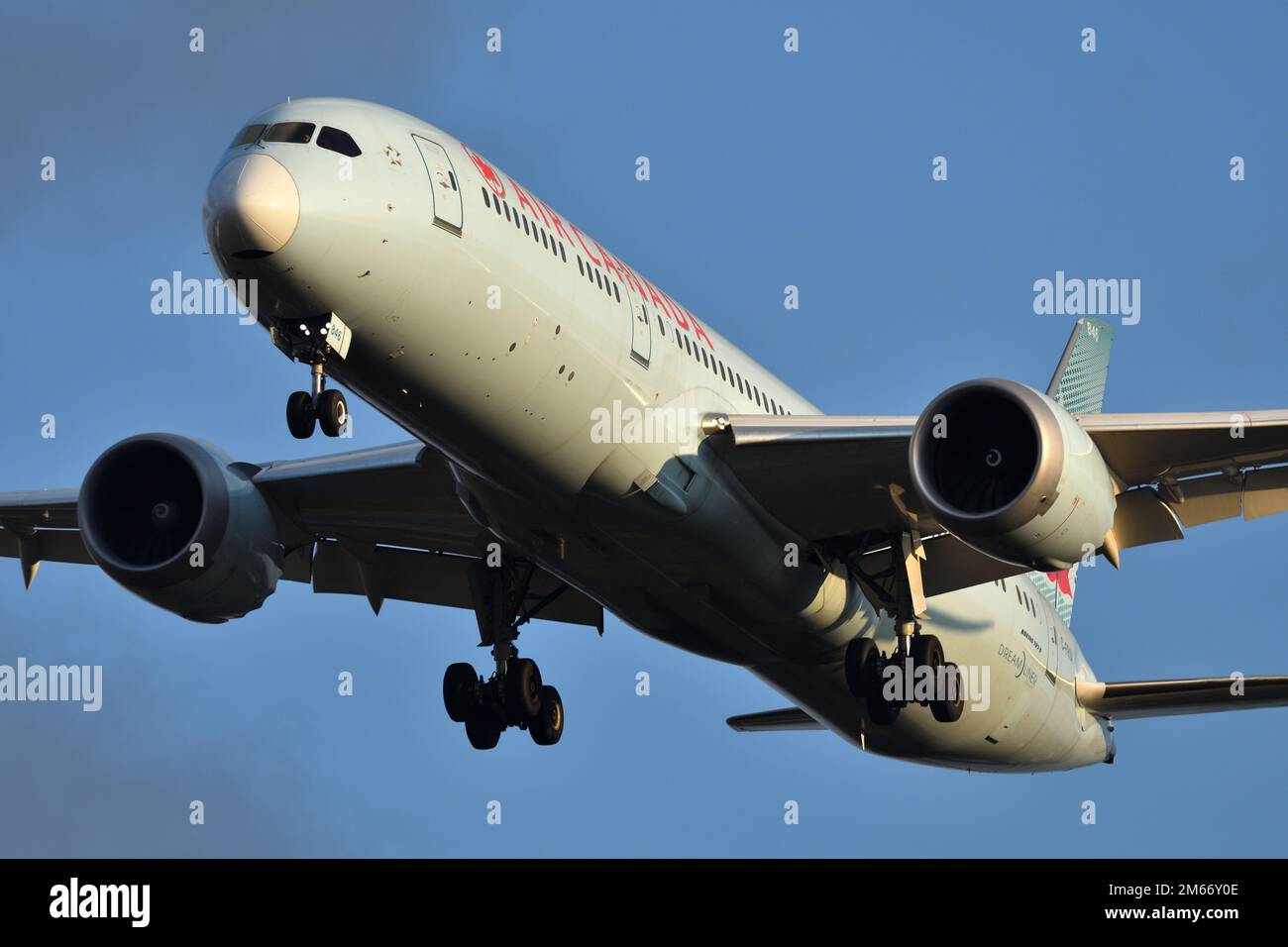 Prefectura de Chiba, Japón - 11 de febrero de 2022: Avión de pasajeros Boeing B787-9 Dreamliner (C-FRSI) de Air Canada. Foto de stock