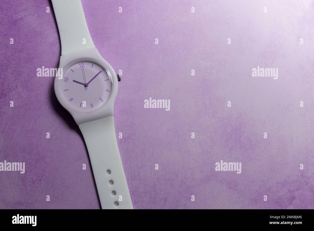 Reloj de plastico fotografías e imágenes de alta resolución - Alamy