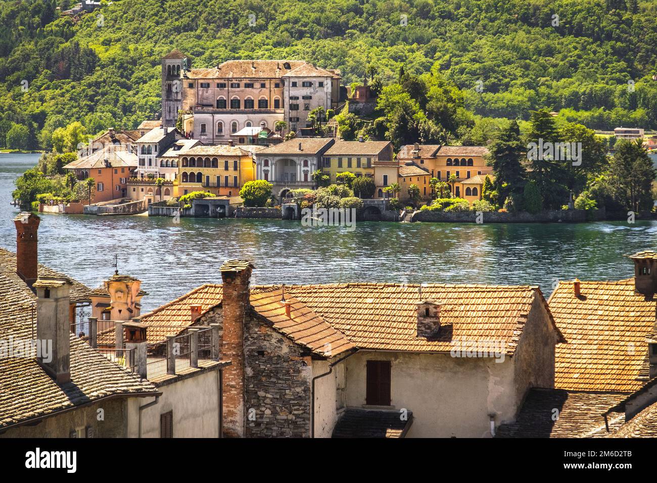 Italia lago pintura como, San Giulio isla en lago Orta provincia de Novara, región de Piamonte Foto de stock