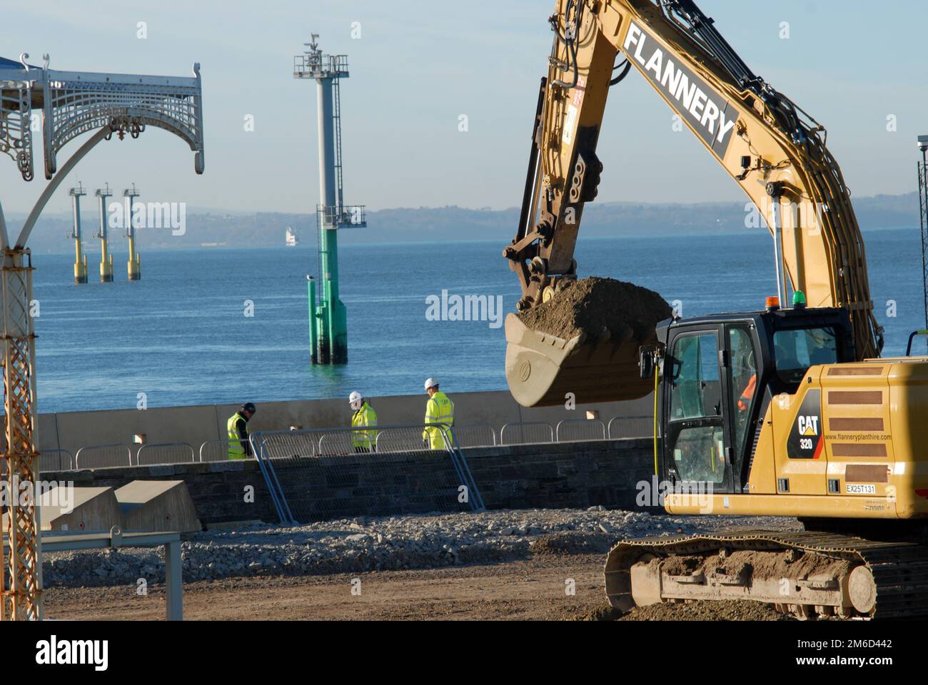 Movimiento de tierras, Southsea Coastal Scheme, reparaciones de muros de mar, Portsmouth, Hampshire, REINO UNIDO. Foto de stock