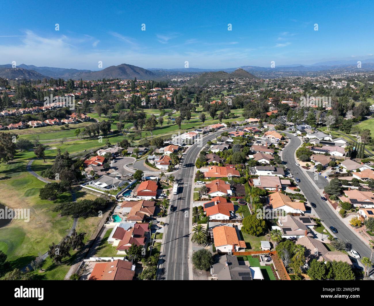 Barrio residencial con golf en California. Foto de stock