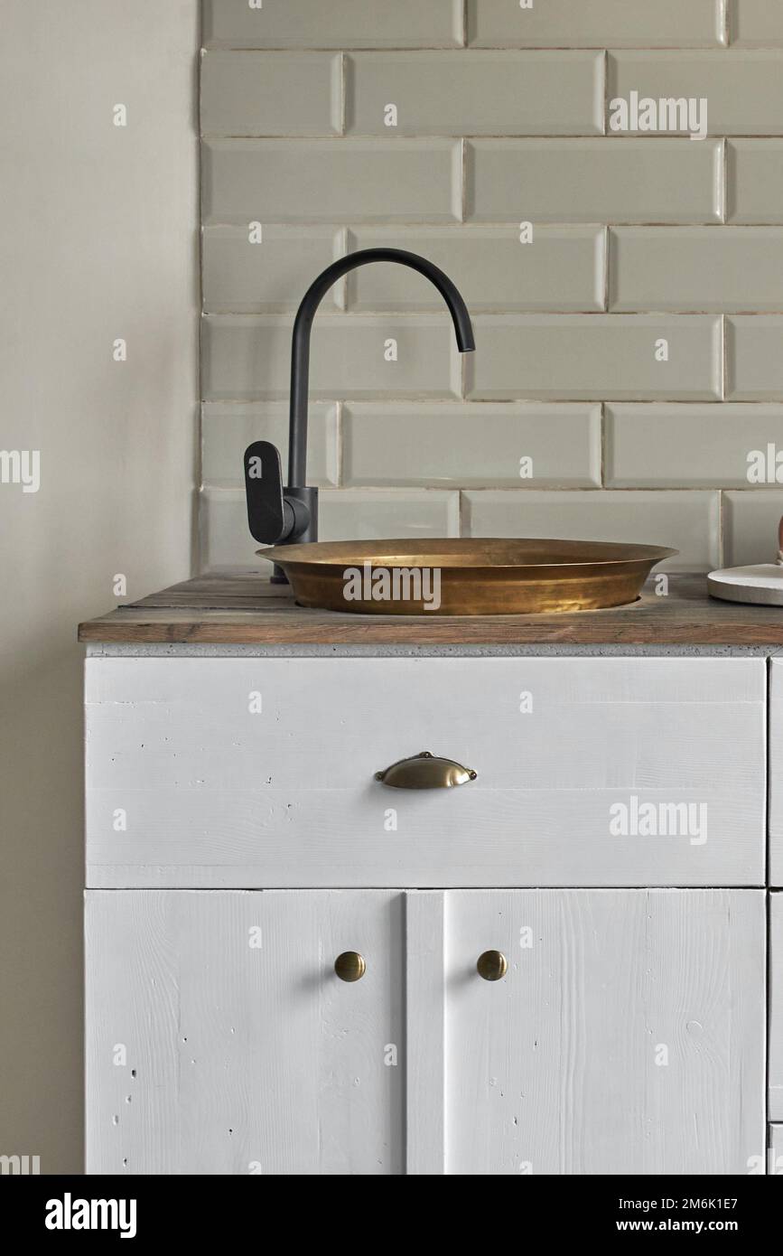 Copper sink kitchen fotografías e imágenes de alta resolución - Alamy