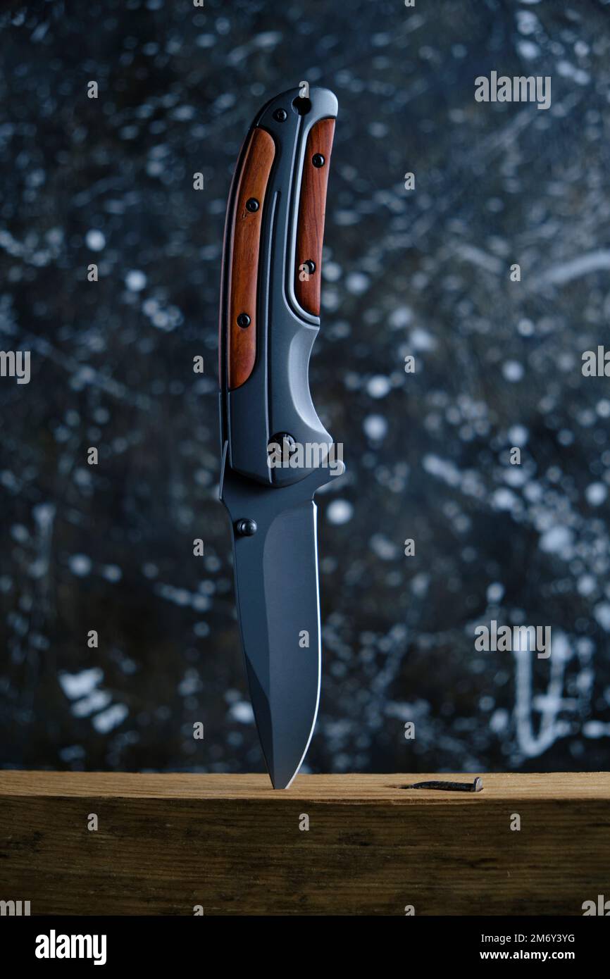 Cuchillos de supervivencia compactos  Todos los cuchillos están en «stock»