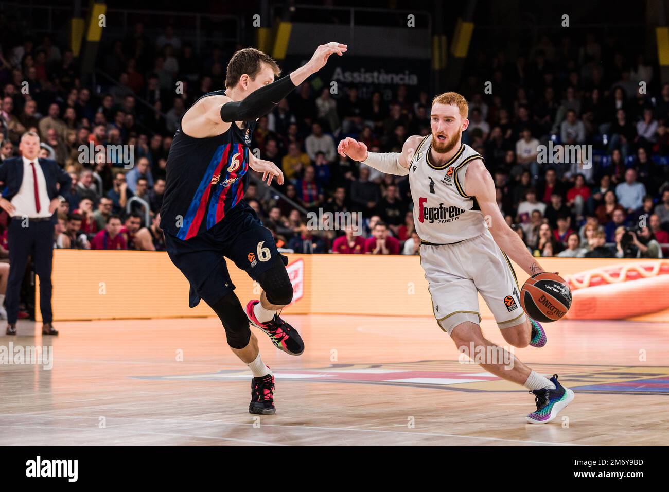 Barcelona, España - 05/01/2023, Niccolo Mannion de Virtus Segafredo Bologna durante el partido 
