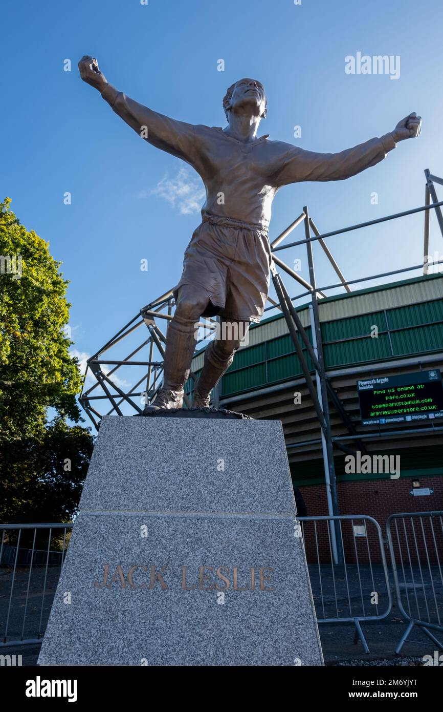 Estatua de John Francis Leslie por el artista Andy Edwards, que debería haber sido el primer jugador de fútbol negro de Inglaterra. Foto de stock