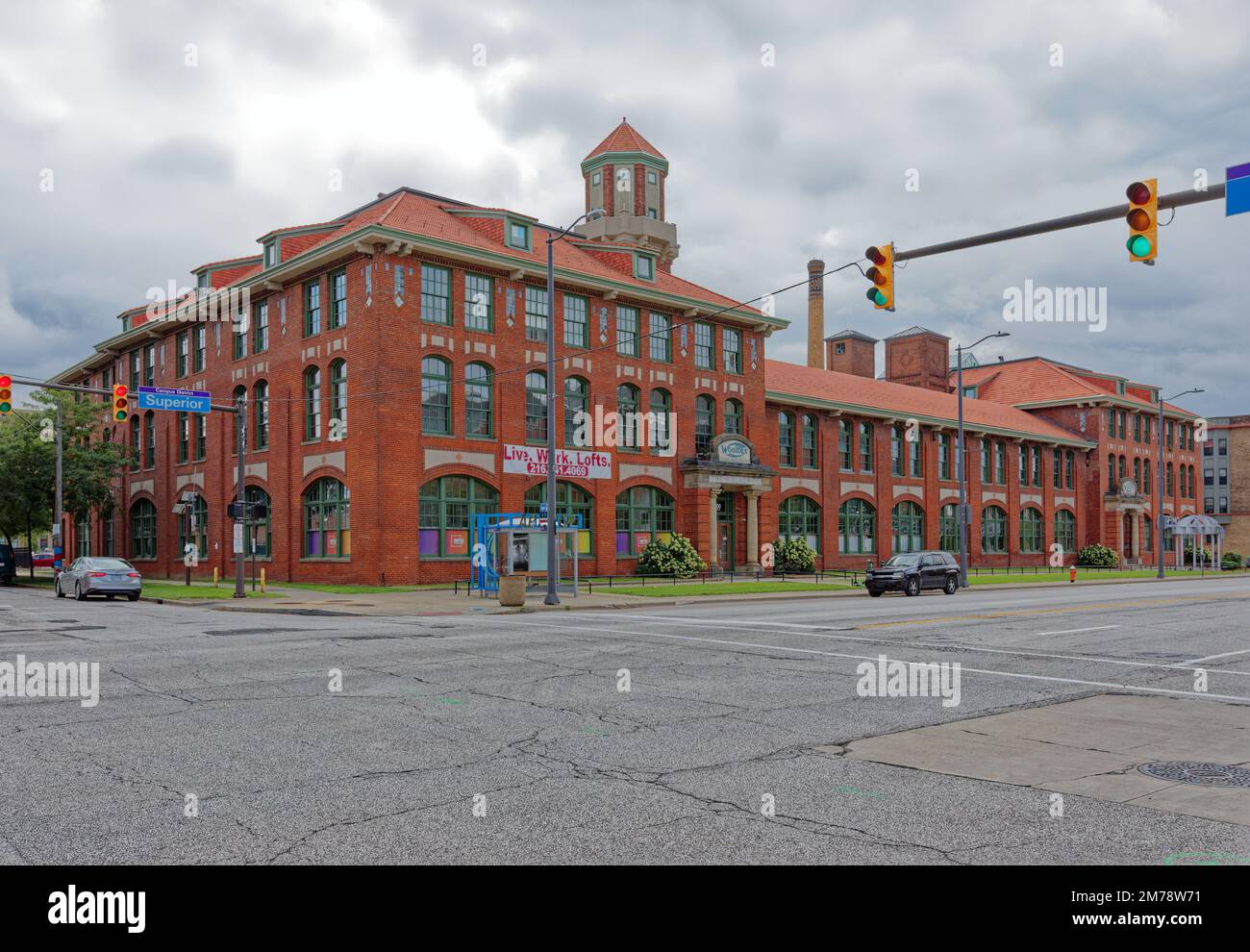 El edificio Tower Press, ahora una comunidad de artistas, fue