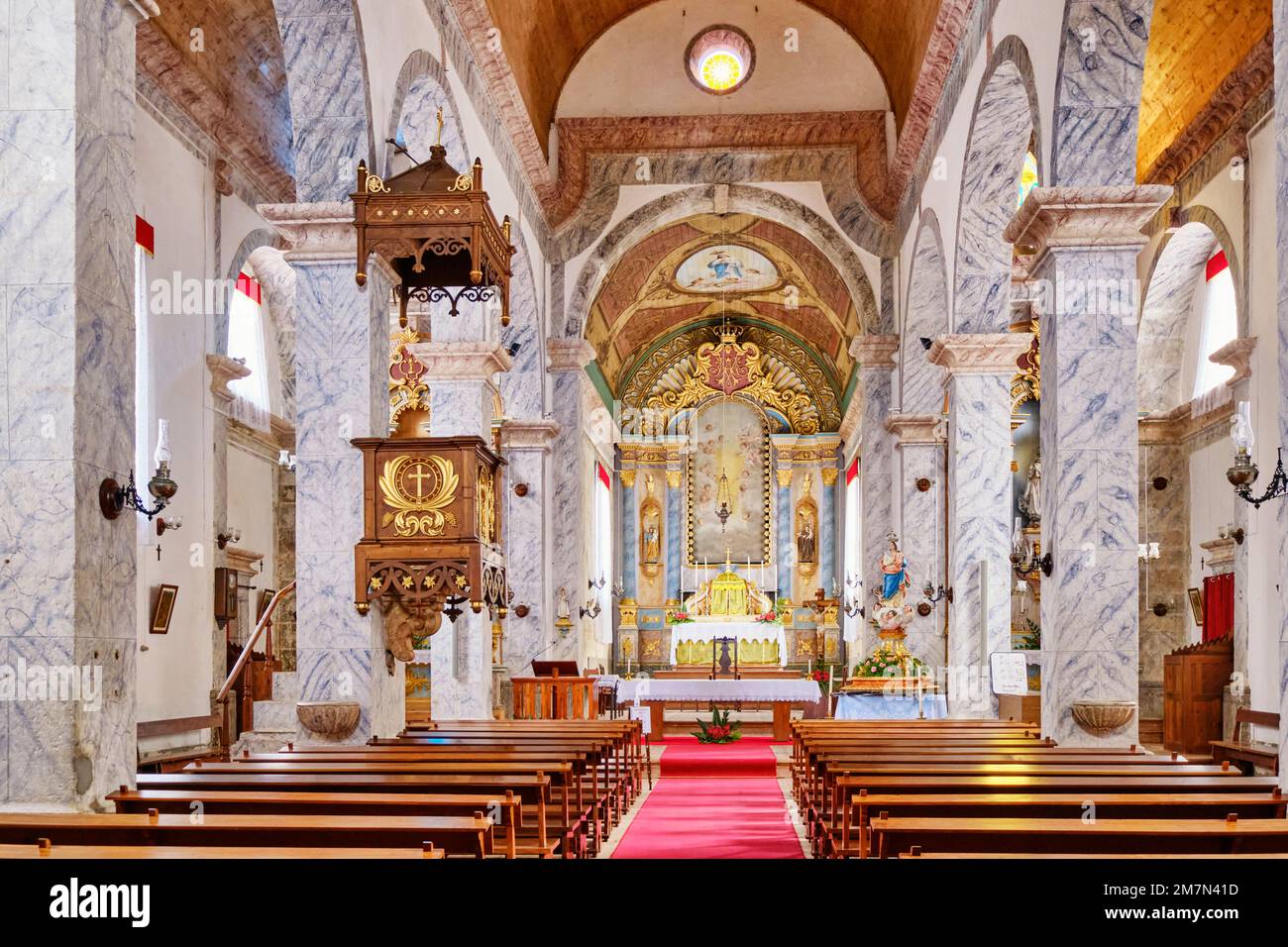 El interior de la iglesia de Fajazinha, la ubicación más occidental de Europa. Flores, Islas Azores, Portugal Foto de stock