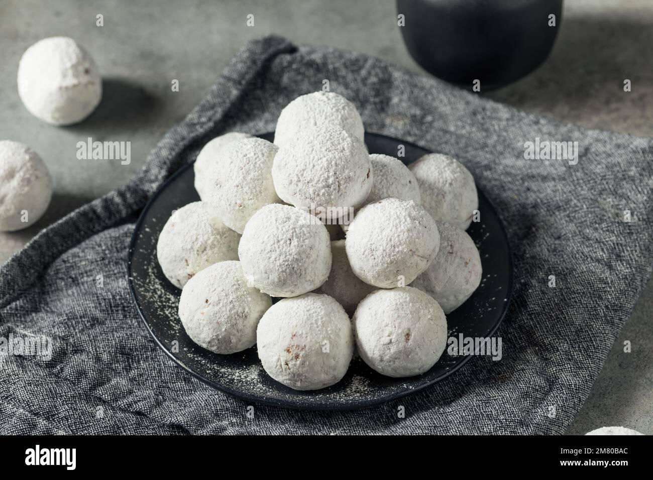 Agujeros de donut en polvo dulce casero para Breakfasat Foto de stock