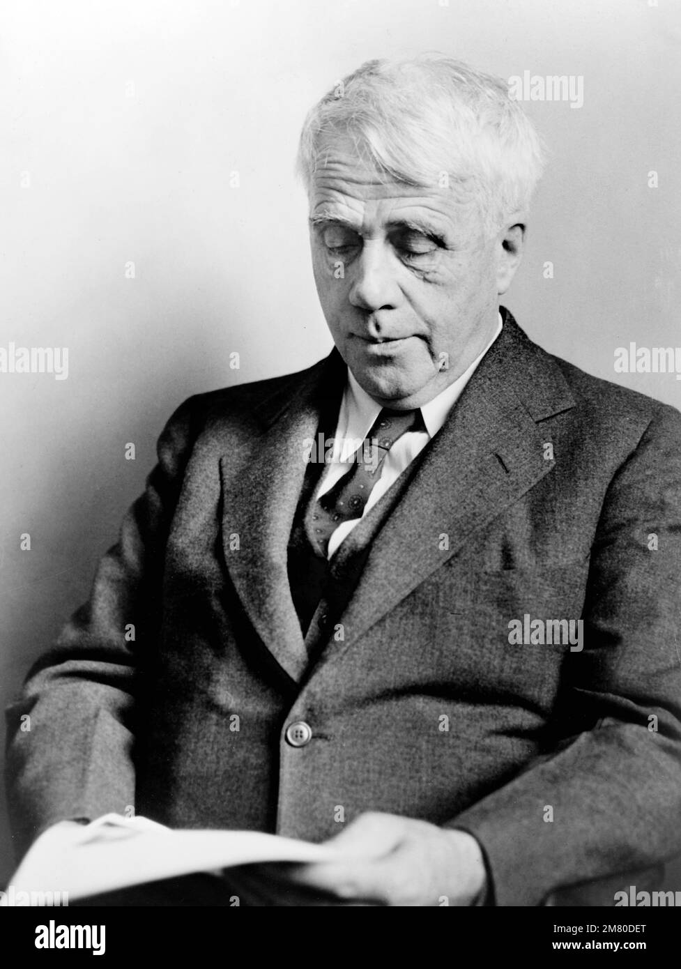 A cargo de Robert Frost. Retrato del poeta estadounidense, Robert Lee