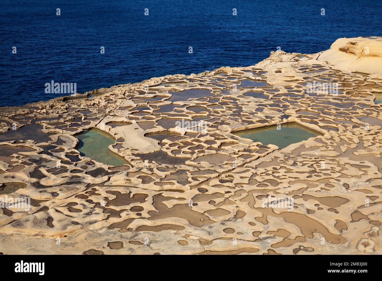 Meersalzgewinnung auf der Insel Comino, Malta Foto de stock