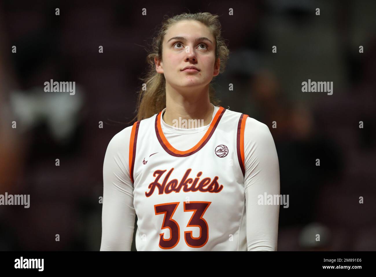 12 de enero de 2023 Elizabeth Kitley, centro de Virginia Tech Hokies
