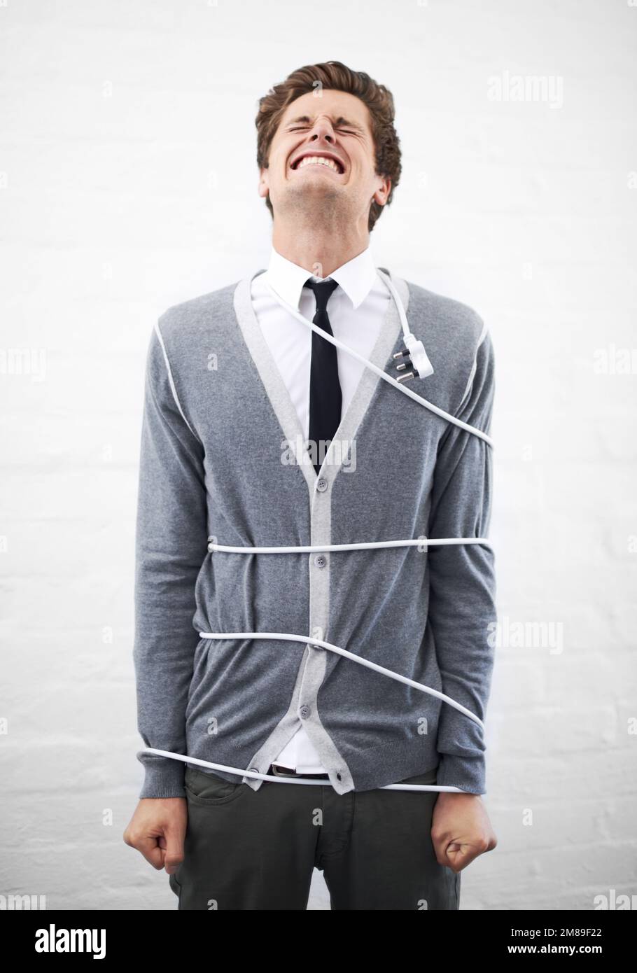 Retrato de un joven con el cuerpo atado con cuerdas: fotografía de stock ©  YouraPechkin@gmail.com #327423578