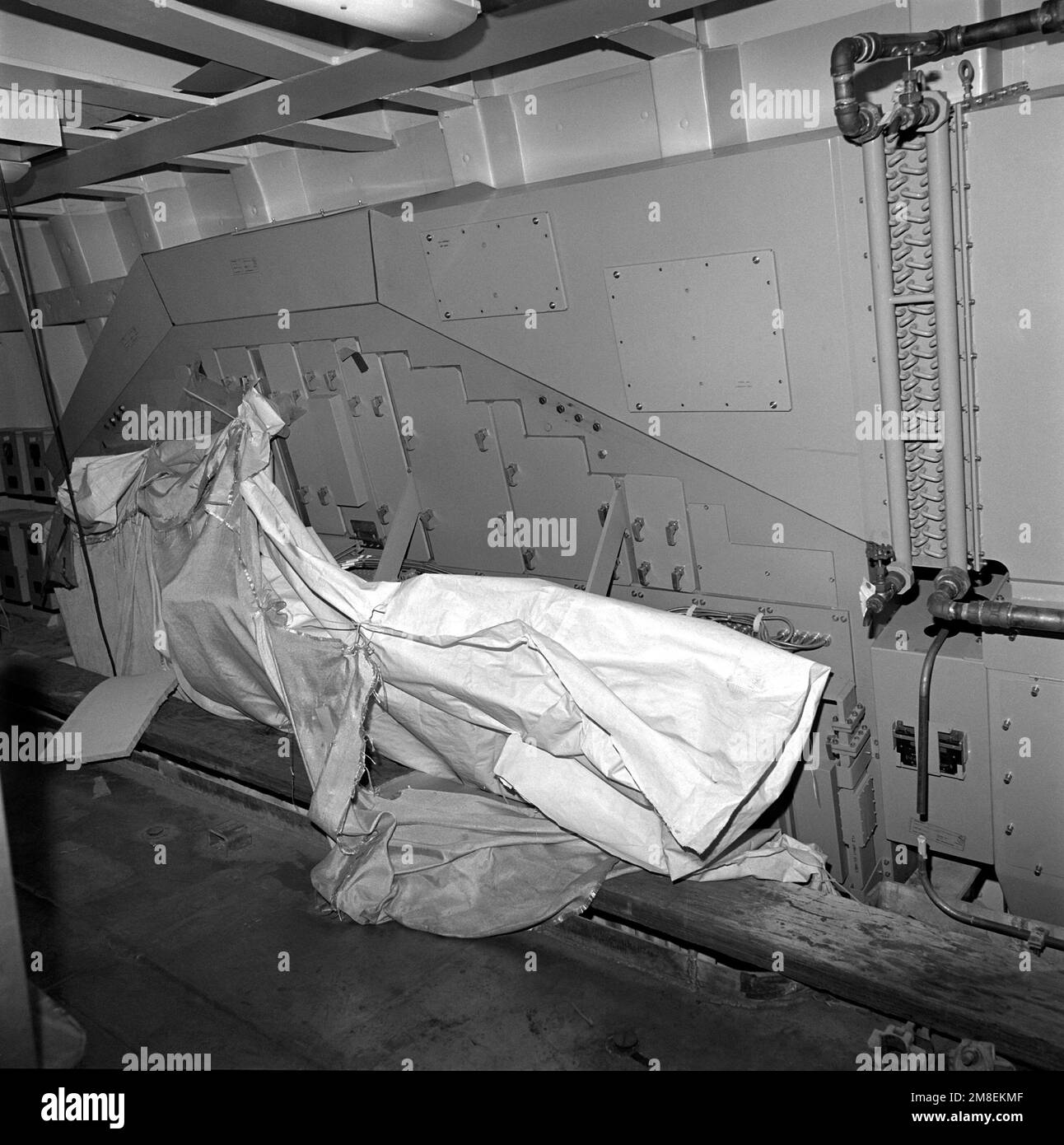 Sala de radar Aegis no 4 A bordo del crucero de misiles guiados SHILOH (CG-67) a la finalización de la construcción del 70 por ciento. Base: Bath Estado: Maine (ME) País: United States of America (USA) Foto de stock