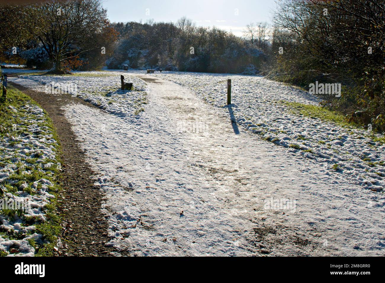 Una escena nevada en la campiña de Kentish, Inglaterra, durante una corta temporada de frío en diciembre de 2022 Foto de stock
