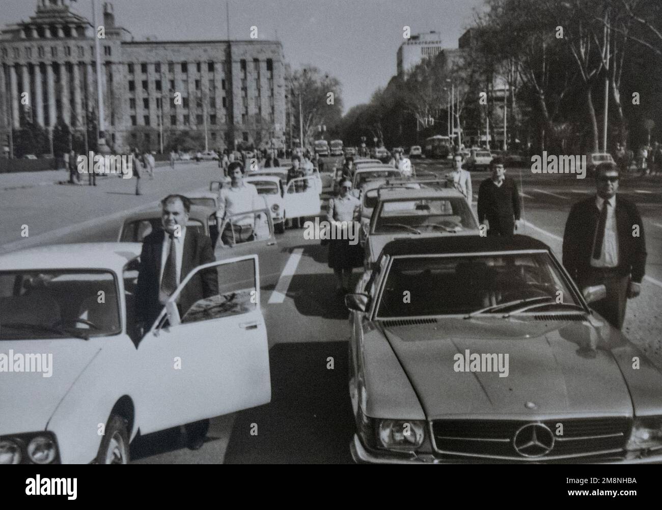 Yugoslavia: 4 de mayo a las 3-05 horas - sirenas que señalan un momento de silencio para rendir homenaje a Josip Broz Tito - Momento de silencio en Belgrado Foto de stock