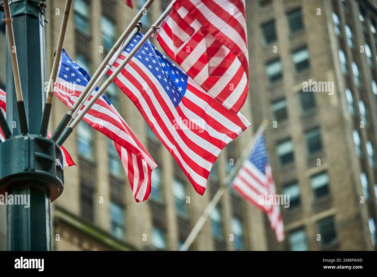 Manhattan, ciudad de Nueva York, estrellas y rayas de banderas cerca de la Grand Central Station Foto de stock