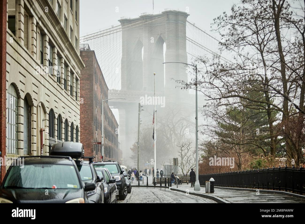 La ciudad de Nueva York Brooklyn Dumbo área con el emblemático puente de Brooklyn Foto de stock