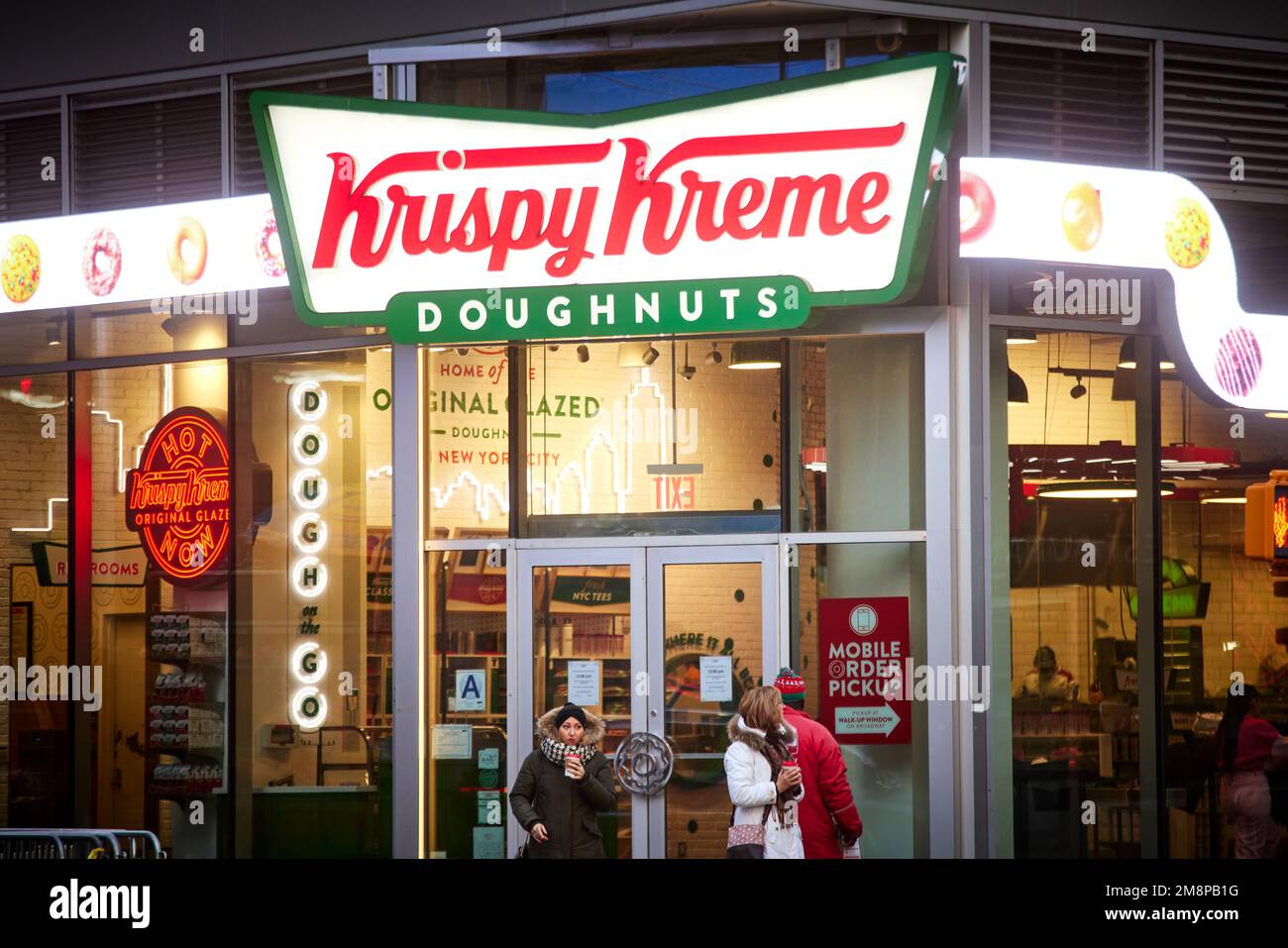 La ciudad de Nueva York Manhattan Krispy Kreme tienda signo Times Square Foto de stock